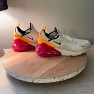 NIKE airmax / womens / size 9